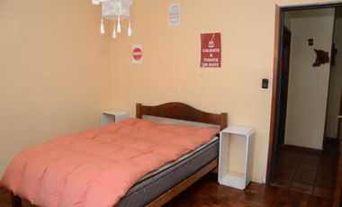 VETA CASA 6 AMBIENTES PARQUE Y PILETA V SARMIENTO