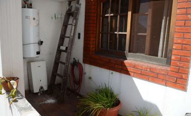 VETA CASA 6 AMBIENTES PARQUE Y PILETA V SARMIENTO