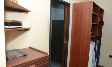 VETA CASA 6 AMBIENTES PARQUE Y PILETA V SARMIENTO