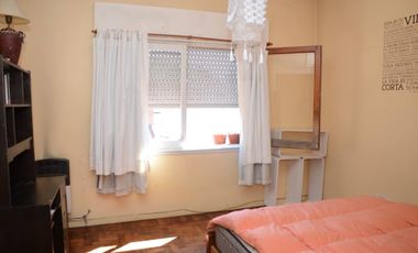 VETA CASA 6 AMBIENTES PARQUE Y PILETA V SARMIENTO