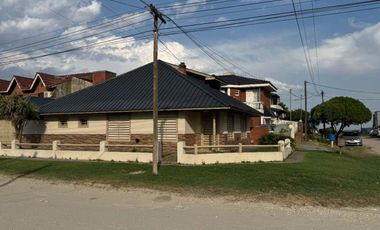 Venta casa 5 ambientes Santa Clara del Mar