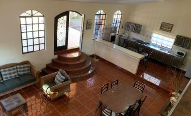 Quinta disponible en venta. En San Antonio de las Alazanas, sobre carretera a unos minutos del pueblo