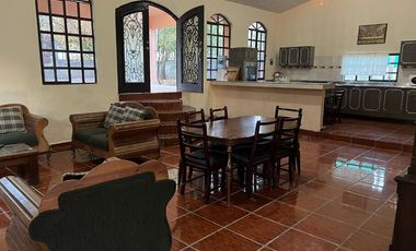 Quinta disponible en venta. En San Antonio de las Alazanas, sobre carretera a unos minutos del pueblo