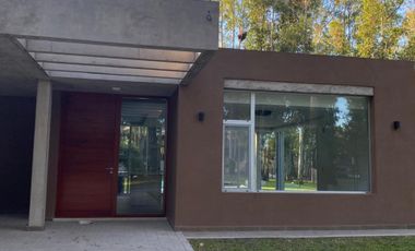 CASA A ESTRENAR PUERTO PARAISO CON PISCINA