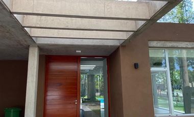 CASA A ESTRENAR PUERTO PARAISO CON PISCINA
