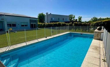 Casa en alquiler anual en Haras Santa Maria - Barrio las Lomas - Amoblada