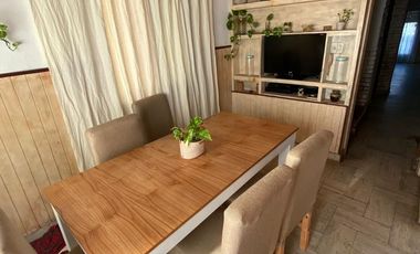 Casa 4 ambientes con quincho, patio y cochera en Lanús Este