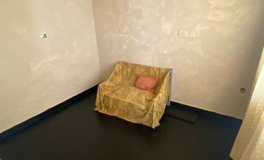 Casa 4 ambientes con quincho, patio y cochera en Lanús Este