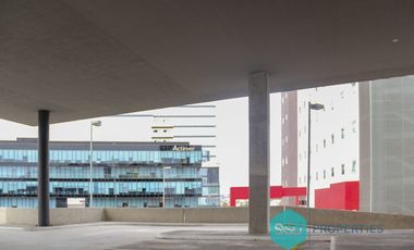 Local comercial en renta, junto al hotel IBIS sobre Bernado Quintana, Querétaro.