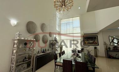Casa Amueblada en Renta + Alberca