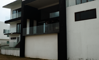 Casa en venta para remodelar en Rancho San Juan