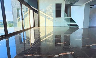 Casa en venta para remodelar en Rancho San Juan, Zona Esmeralda