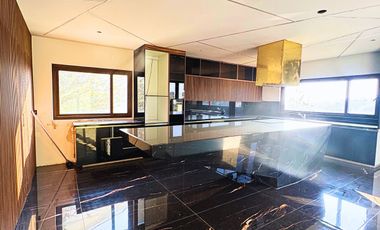 Casa en venta para remodelar en Rancho San Juan, Zona Esmeralda