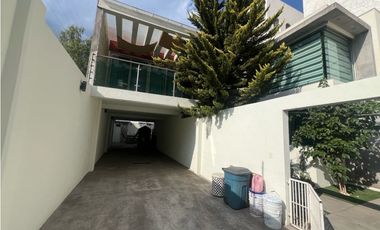 Casa en Venta, céntrica – Cerca del Río de las Avenidas. Remodelada