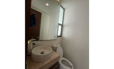 Casa en Venta, céntrica – Cerca del Río de las Avenidas. Remodelada