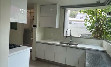 Casa en Venta, céntrica – Cerca del Río de las Avenidas. Remodelada
