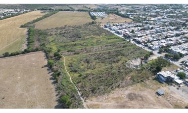 64,000 mts col. Praderas, Cadereyta jimenez , dentro de mancha urbana