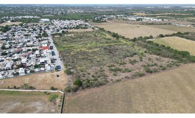 64,000 mts col. Praderas, Cadereyta jimenez , dentro de mancha urbana
