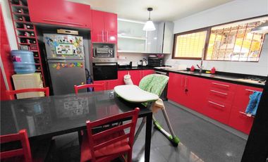 Amplia, moderna y remodelada casa en Providencia