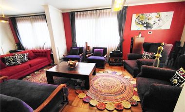 Amplia, moderna y remodelada casa en Providencia