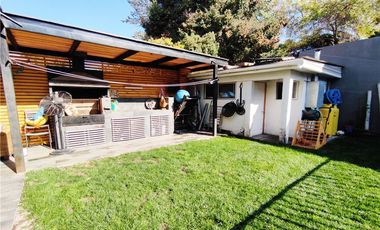 Amplia, moderna y remodelada casa en Providencia