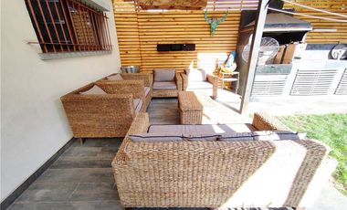 Amplia, moderna y remodelada casa en Providencia