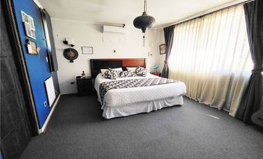 Amplia, moderna y remodelada casa en Providencia