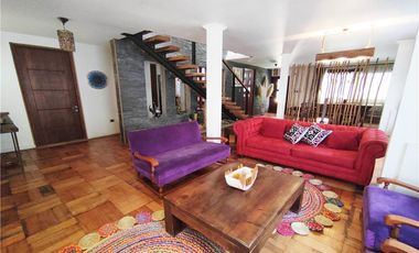 Amplia, moderna y remodelada casa en Providencia