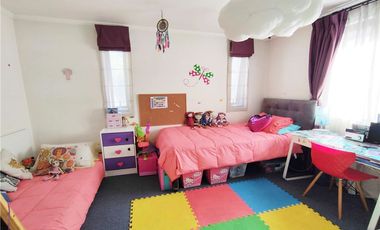 Amplia, moderna y remodelada casa en Providencia