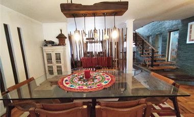 Amplia, moderna y remodelada casa en Providencia