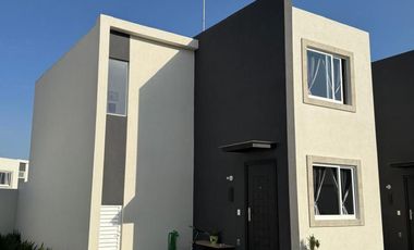 SE VENDE CASA EN HACIENDA DE LAS FUENTES, CALIMAYA