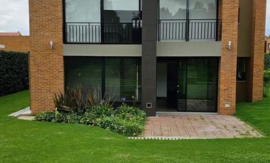 VENDO CASA EN REFUGIO DEL VALLE, LA CALERA