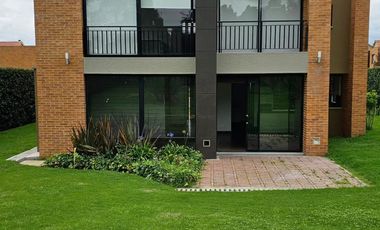 VENDO CASA EN REFUGIO DEL VALLE, LA CALERA