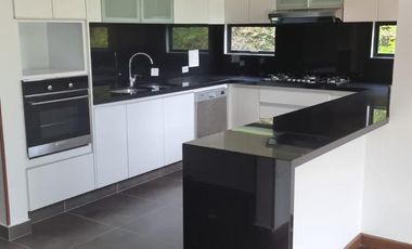 VENDO CASA EN REFUGIO DEL VALLE, LA CALERA