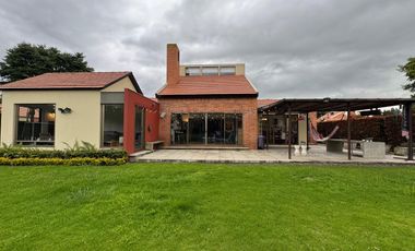 Casa en renta en Hacienda San Sebastián, San Simón Guaymaral