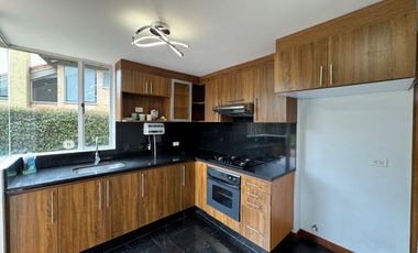 VENDO CASA EN MACADAMIA, LA CALERA