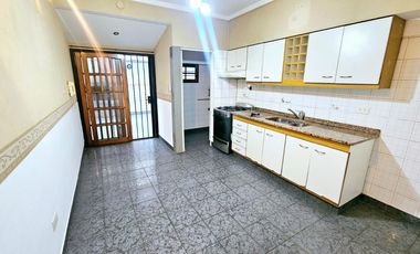 Casa  en Venta Villa Luzuriaga / La Matanza (A141 4039)