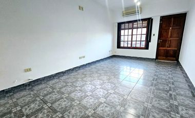 Casa  en Venta Villa Luzuriaga / La Matanza (A141 4039)