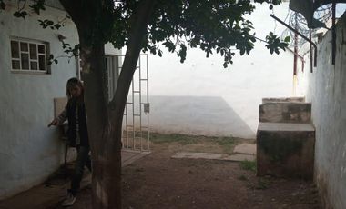 Casa 2 dorm. c/ ingreso vehic.  Bº Villa Argentina