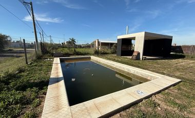 VENTA CASA 3 DORMITORIOS CON PILETA EN ACEQUIAS DEL AIRE