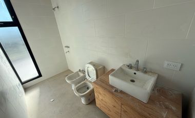 VENTA CASA 3 DORMITORIOS CON PILETA EN ACEQUIAS DEL AIRE