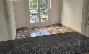 Venta Departamento Monserrat Dos Ambientes Frente Balcón