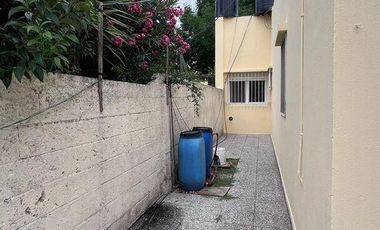 7 entre 512 y 513 - Casa en Alquiler