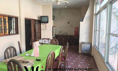 Casa en venta, 7 ambientes - Luis Guillón