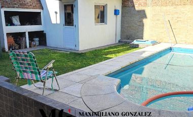 Casa en venta, 7 ambientes - Luis Guillón