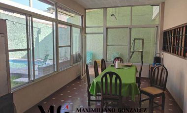 Casa en venta, 7 ambientes - Luis Guillón