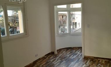 Venta Departamento Balvanera Dos Ambientes Frente Balcón
