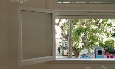 Venta Departamento Balvanera Dos Ambientes Frente Balcón