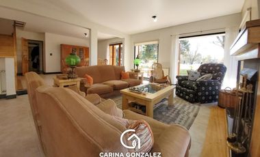 Casa en  Rincón Club de Campo con fondo de cancha, Neuquén Capital