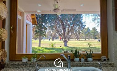 Casa en  Rincón Club de Campo con fondo de cancha, Neuquén Capital